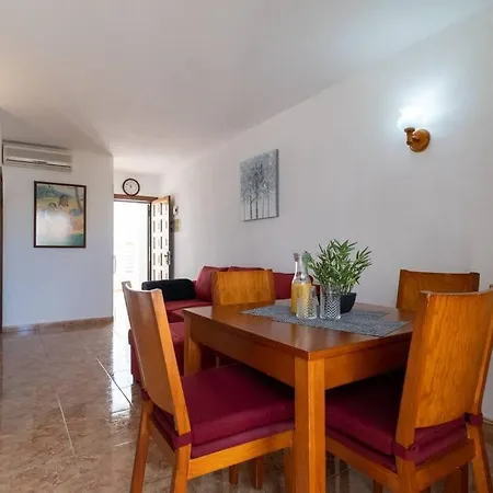 Con 2 Terrazas En Cristianos *