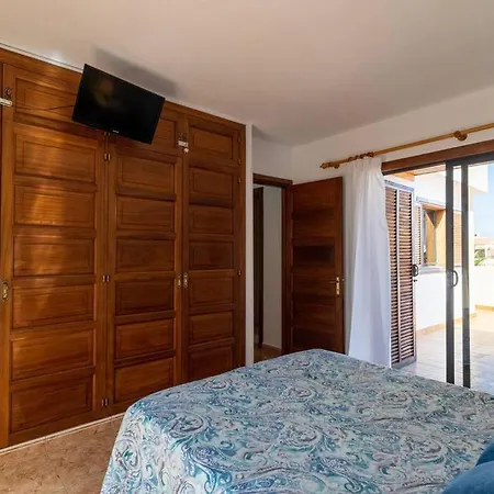 Con 2 Terrazas En Cristianos