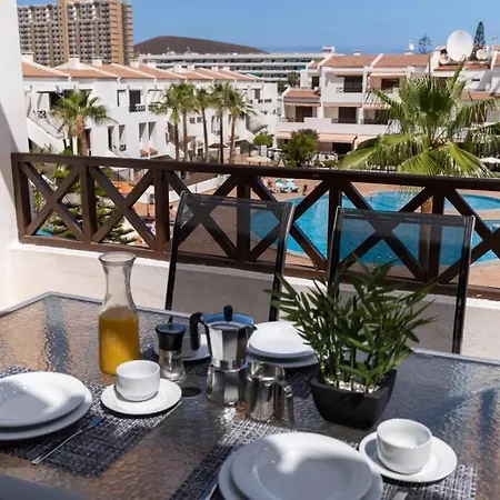 Con 2 Terrazas En Cristianos Los Cristianos (Tenerife)