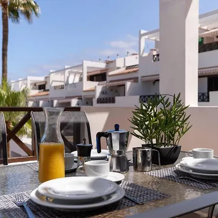 Con 2 Terrazas En Cristianos Los Cristianos (Tenerife)