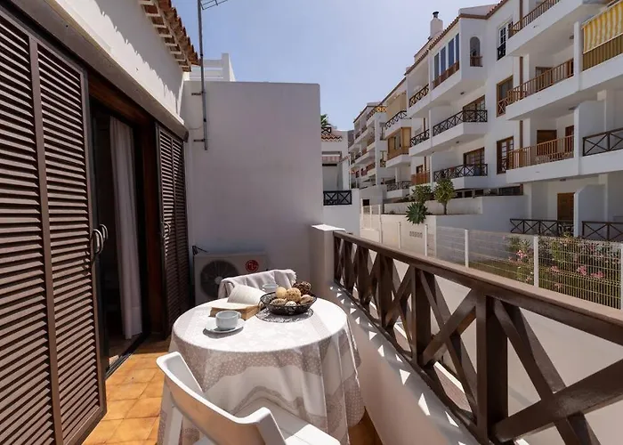 Con 2 Terrazas En Cristianos Los Cristianos (Tenerife)