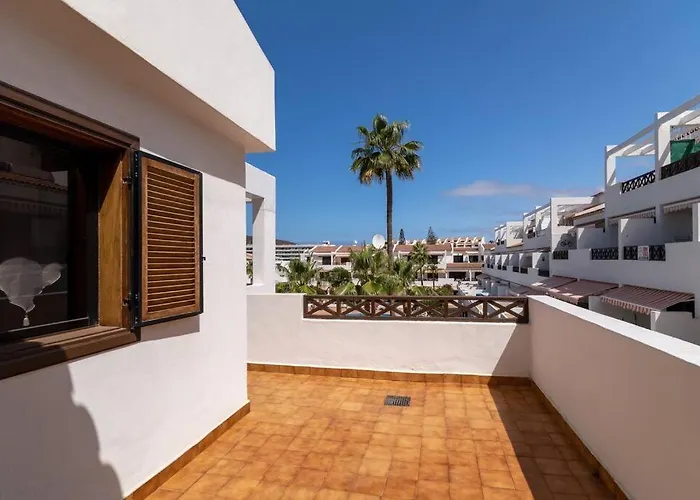 Con 2 Terrazas En Cristianos Los Cristianos (Tenerife)