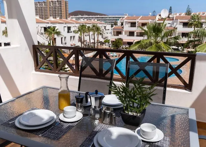 Con 2 Terrazas En Cristianos Los Cristianos (Tenerife)